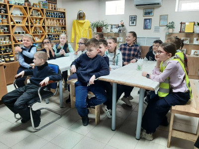 Встреча с юными исследователями в Пчелотеке Встреча с юными исследователями в Пчелотеке