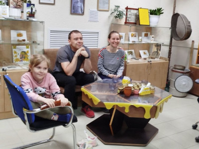 Новосибирцы в гостях у Томского музея мёда: восторг, знания и сладкие подарки Новосибирцы в гостях у Томского музея мёда: восторг, знания и сладкие подарки